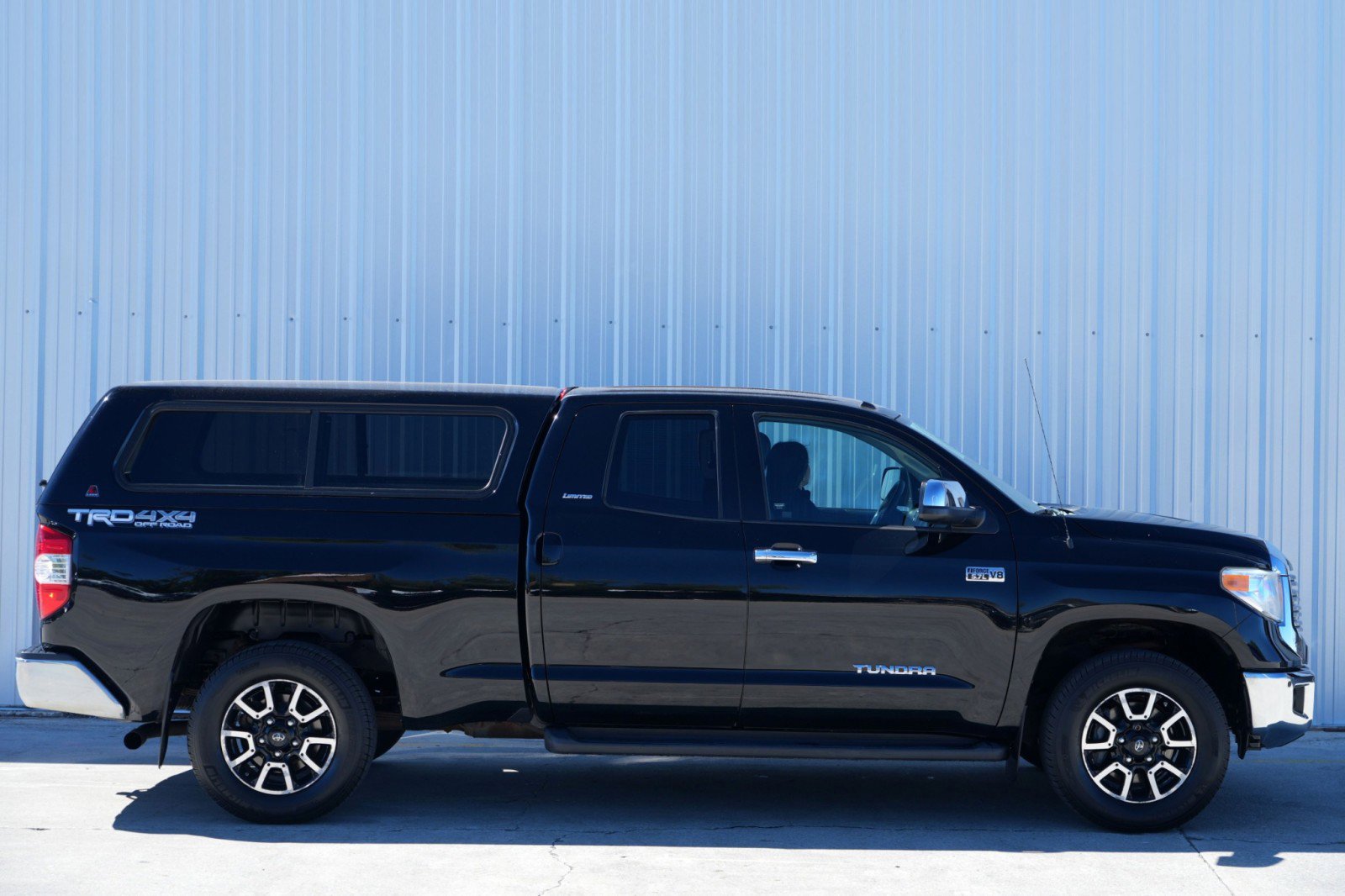Used 2015 Toyota Tundra Limited w/ Limited Premium Package image 48