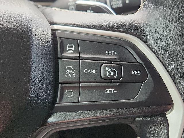 Used 2022 Jeep Grand Cherokee Altitude AWD/4WD image 17