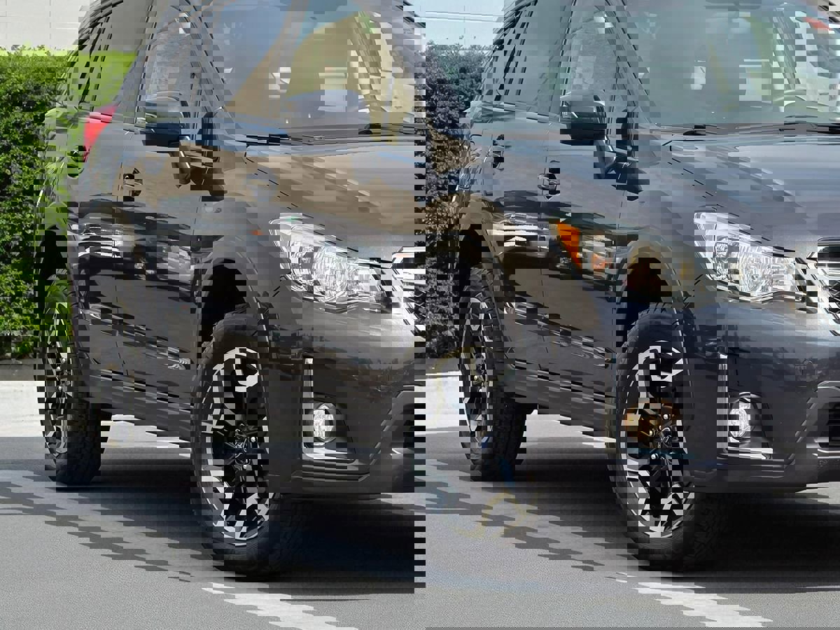 Used 2017 Subaru Crosstrek 2.0i Limited image 3