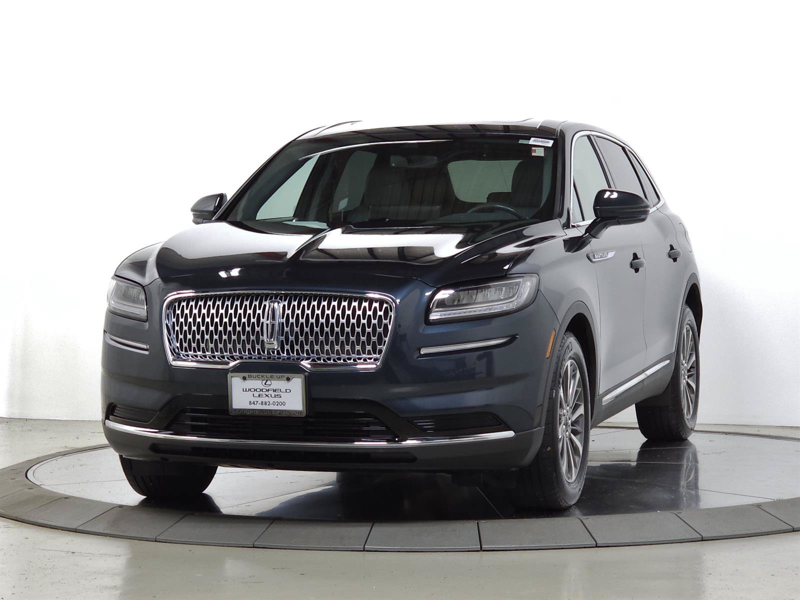 Used 2023 Lincoln Nautilus Reserve AWD/4WD image 3