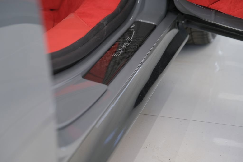 Used 2022 Ferrari SF90 Spider AWD/4WD image 40