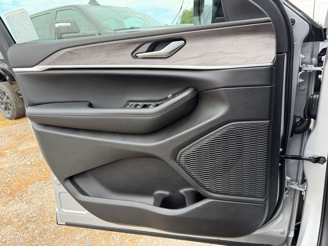 New 2026 Jeep Grand Cherokee Altitude AWD/4WD image 13