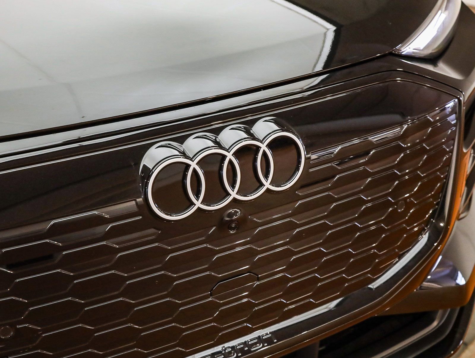 New 2025 Audi Q6 e-tron Premium AWD/4WD image 8