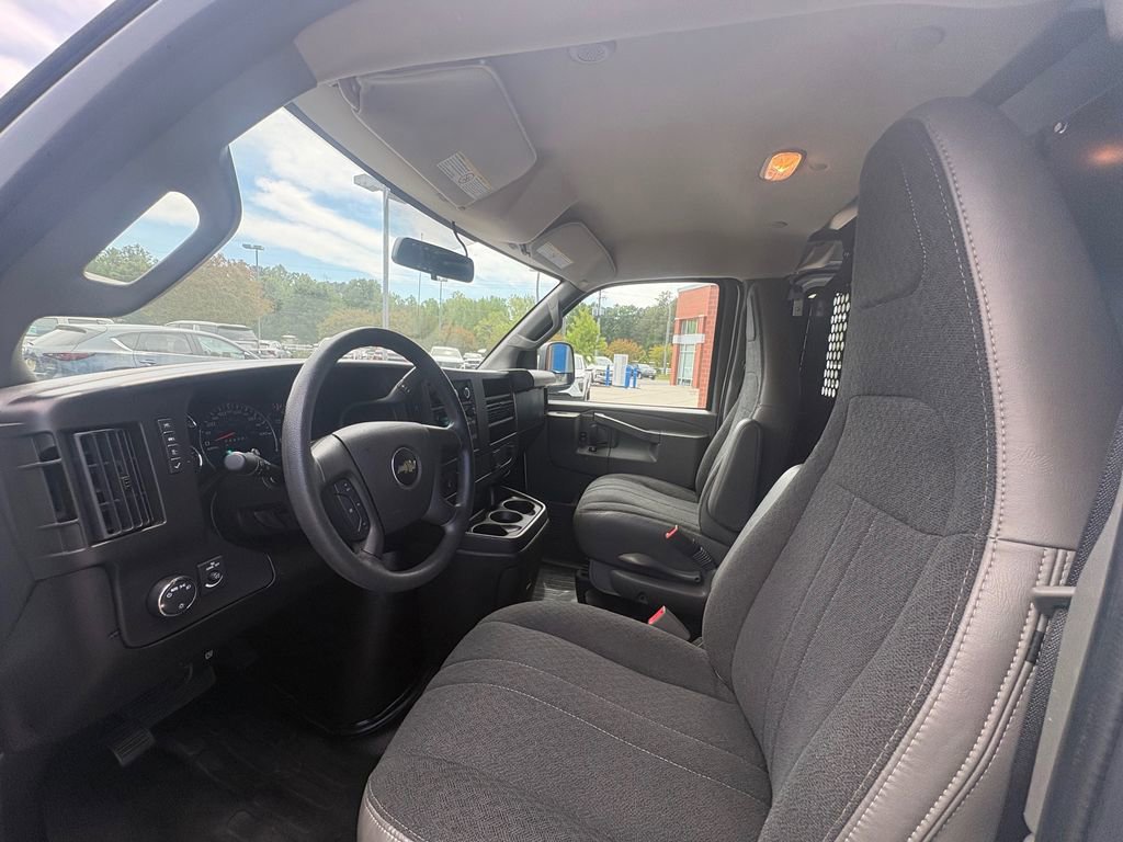 Used 2024 Chevrolet Express 2500 w/ Driver Convenience Package RWD image 10