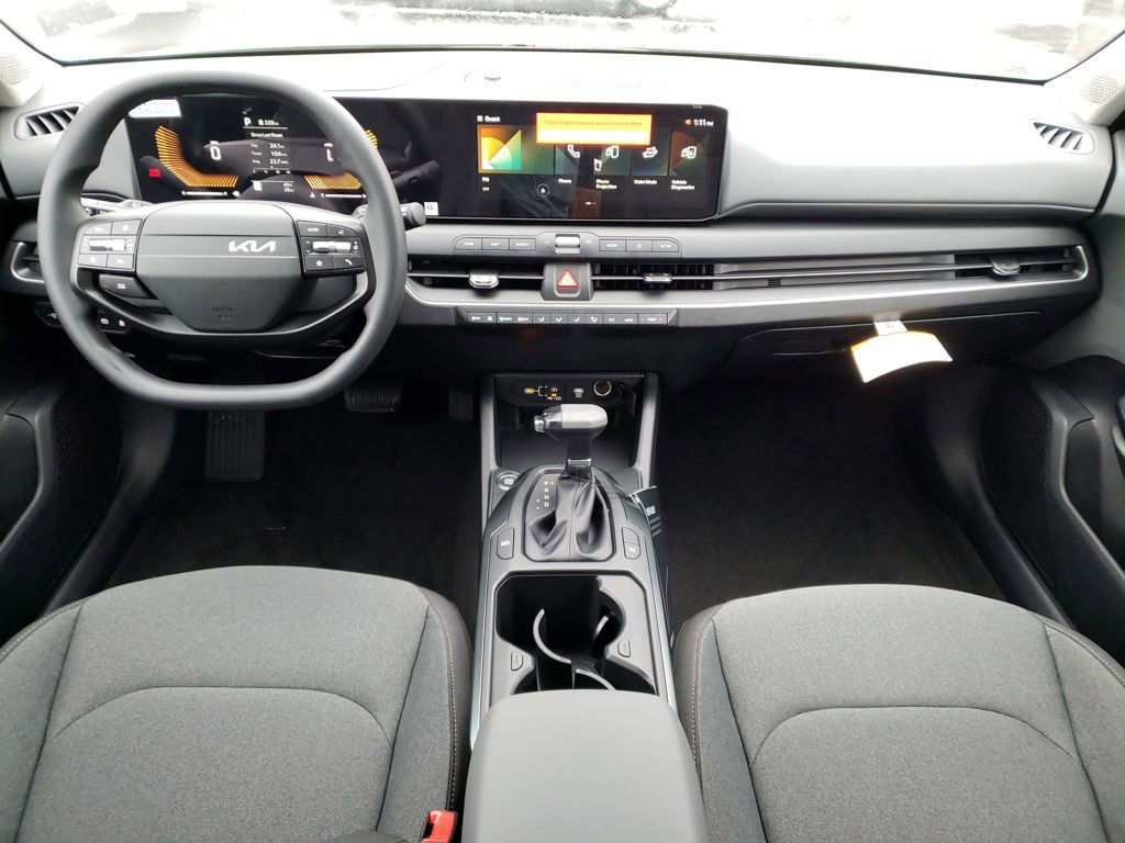 New 2025 Kia K4 LXS image 10