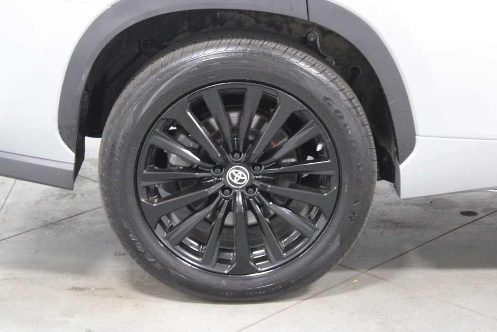 Used 2025 Toyota Highlander XSE image 13