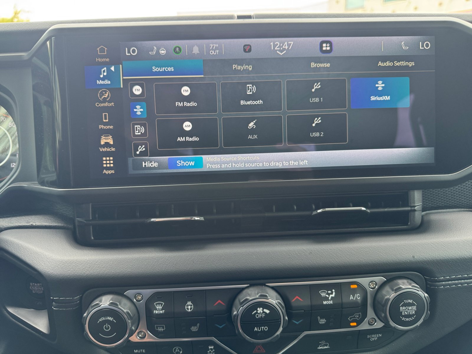 Used 2025 Jeep Gladiator Rubicon w/ Convenience Group AWD/4WD image 16