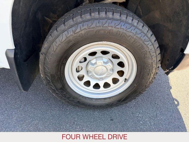 Used 2022 Chevrolet Silverado 1500 W/T w/ WT Convenience Package AWD/4WD image 8