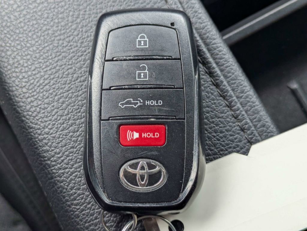 Used 2024 Toyota Tundra Limited AWD/4WD image 35