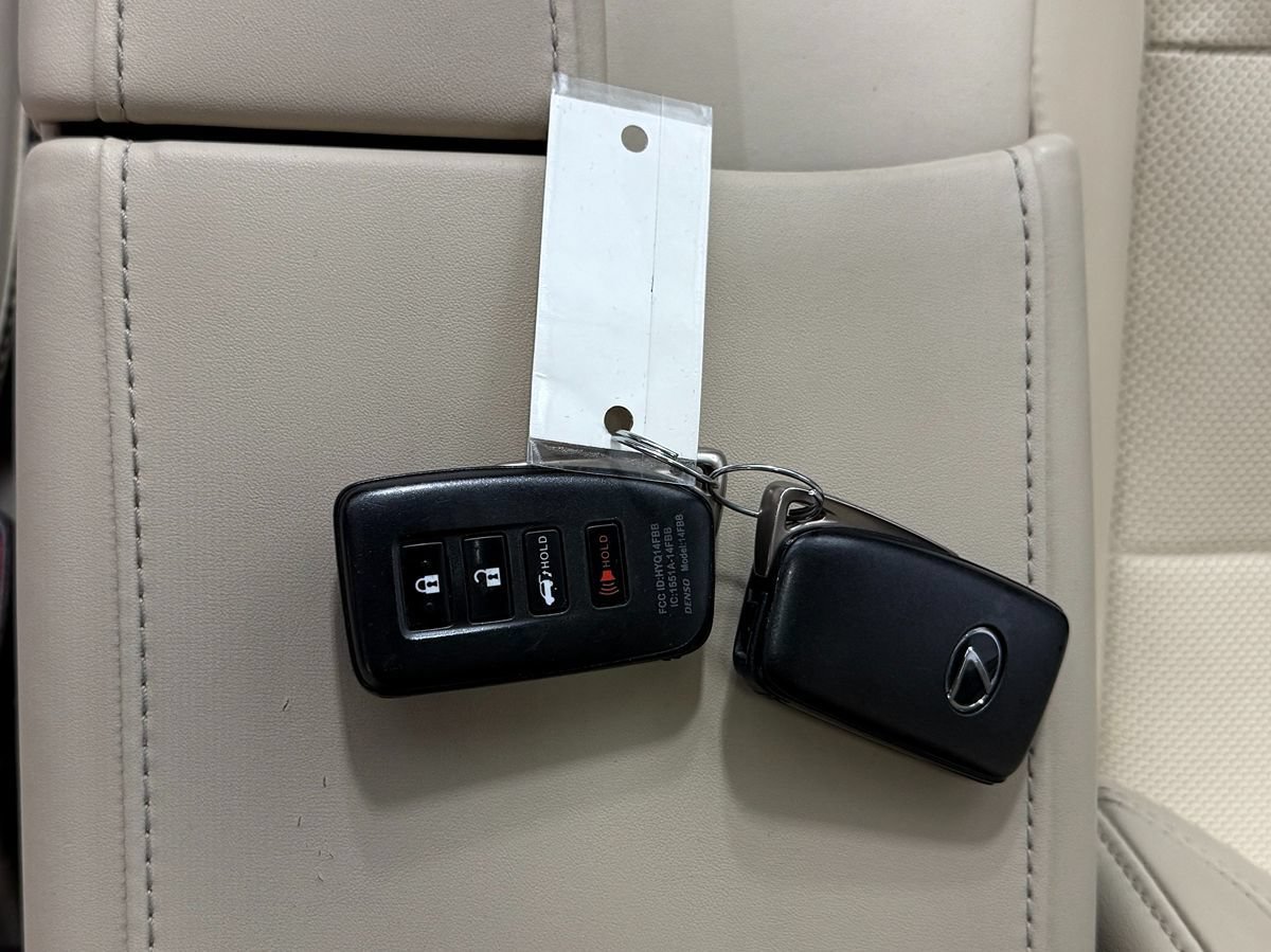 Used 2019 Lexus RX 350L Luxury w/ Accessory Package AWD/4WD image 40