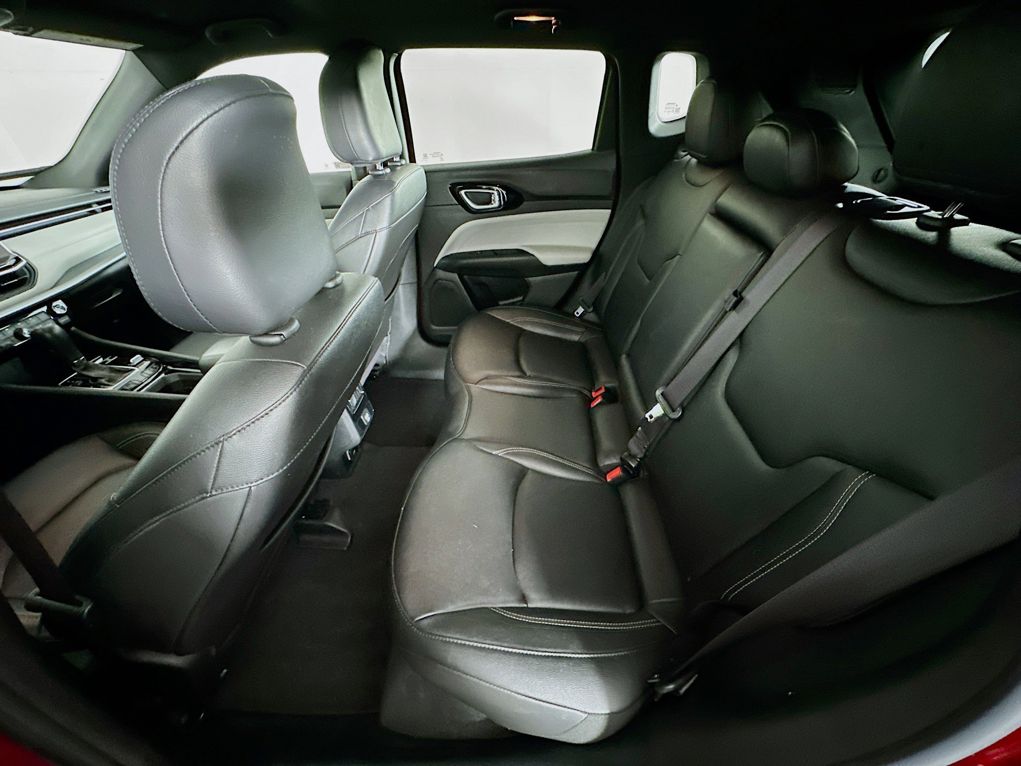 Used 2025 Jeep Compass Limited image 27