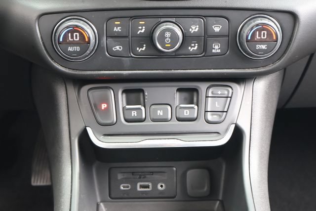 Used 2020 GMC Terrain SLT w/ GMC Pro Grade Package AWD/4WD image 19