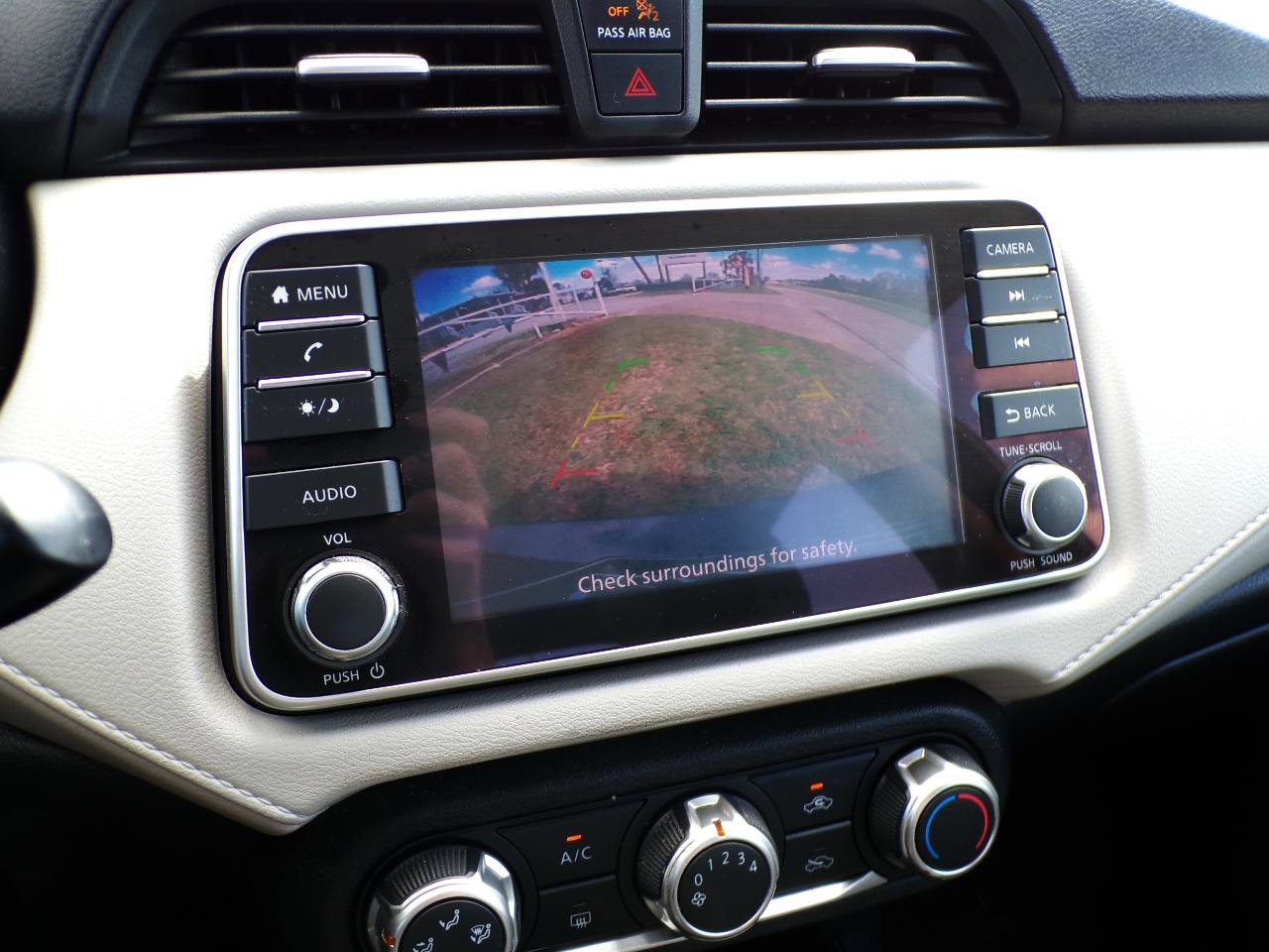 Used 2022 Nissan Versa SV w/ Trunk Package image 10