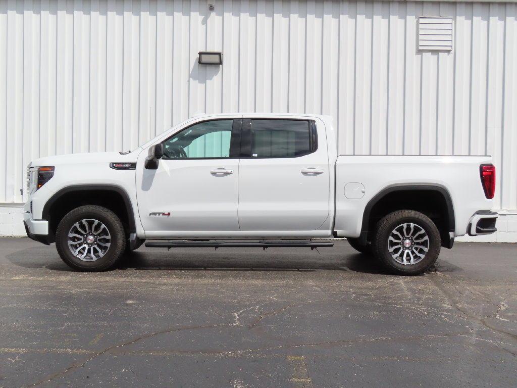 Used 2023 GMC Sierra 1500 AT4 w/ Technology Package AWD/4WD image 17