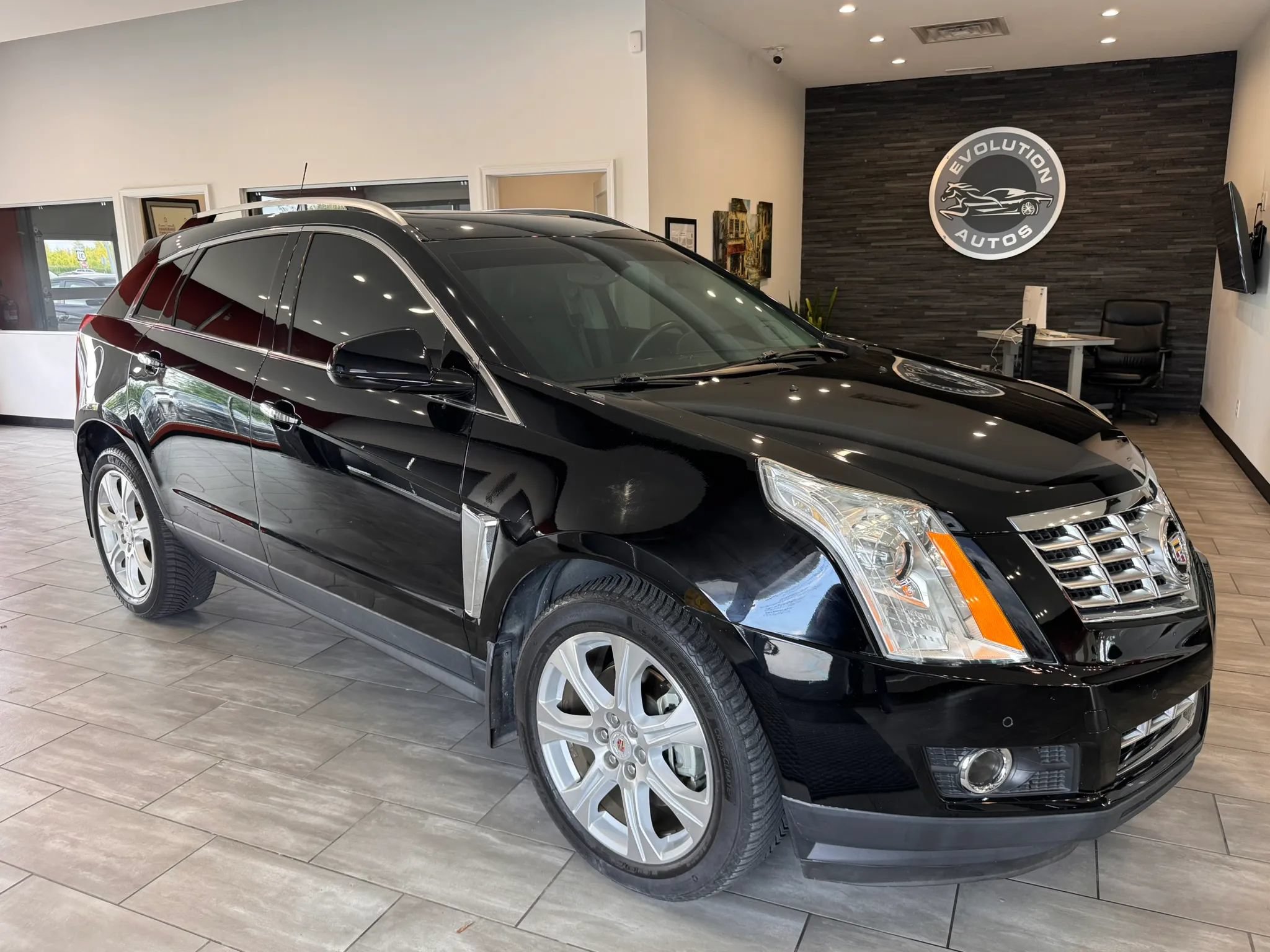 Used 2016 Cadillac SRX Premium FWD image 4