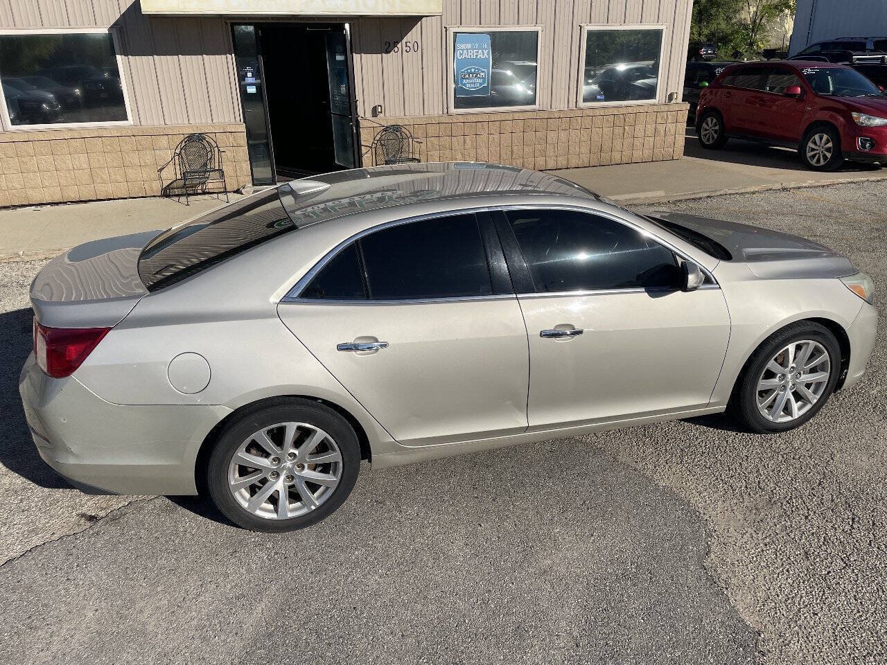 Used 2015 Chevrolet Malibu LTZ FWD image 2