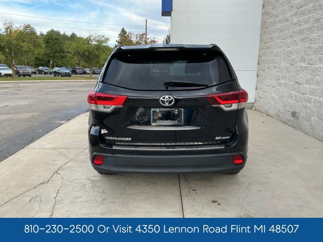 Used 2019 Toyota Highlander SE AWD/4WD image 11