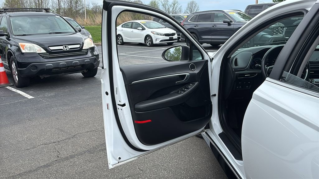 Used 2023 Hyundai Sonata SEL FWD image 11