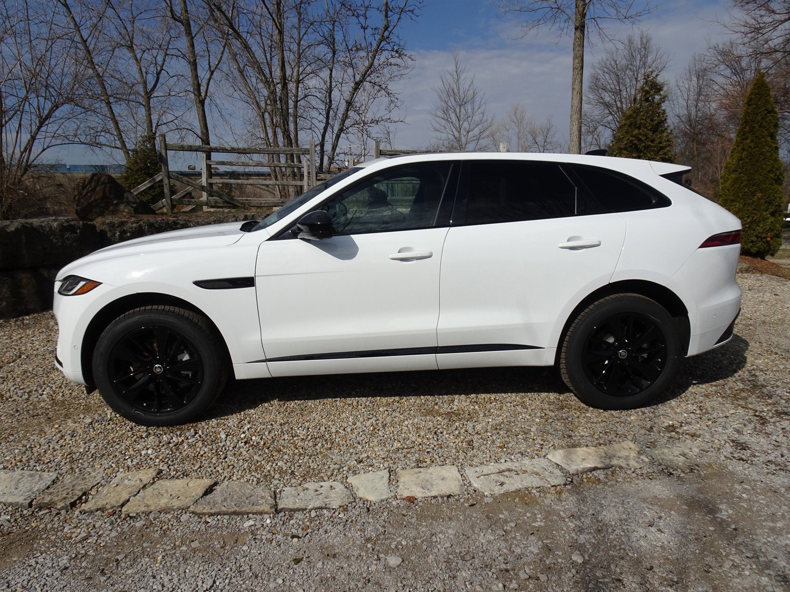 New 2025 Jaguar F-PACE R-Dynamic S image 9