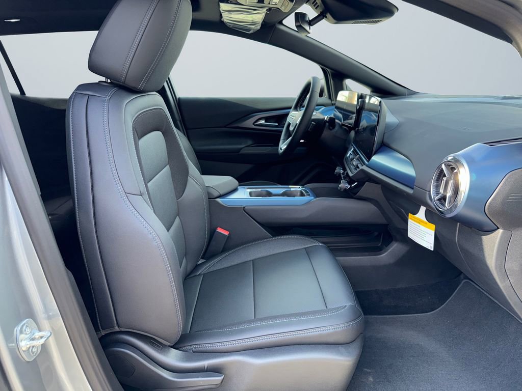 New 2026 Chevrolet Equinox EV LT image 15