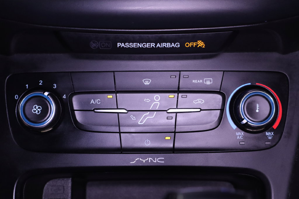 Used 2015 Ford Focus SE FWD image 23