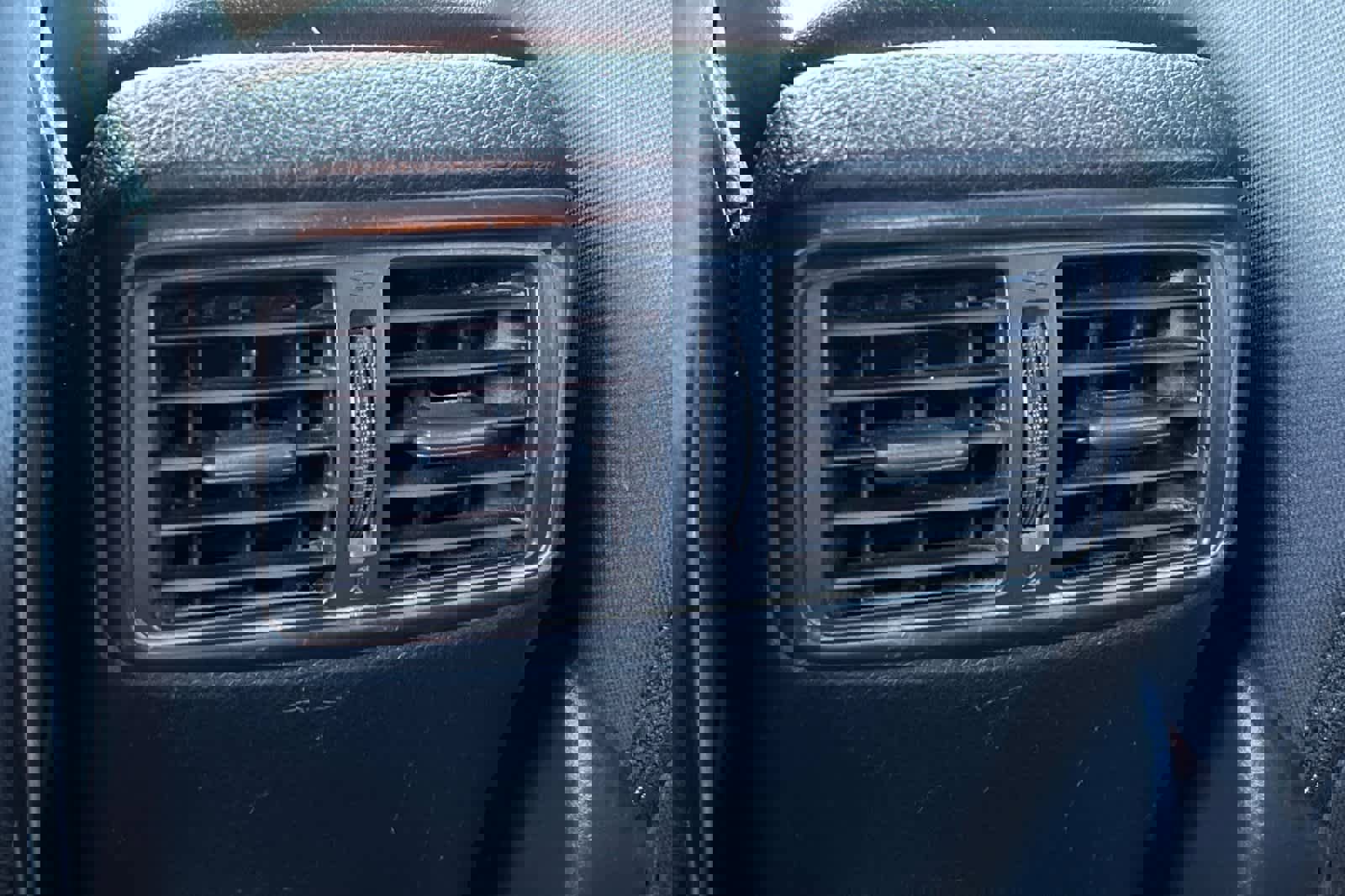 Used 2020 Nissan Rogue SV image 15