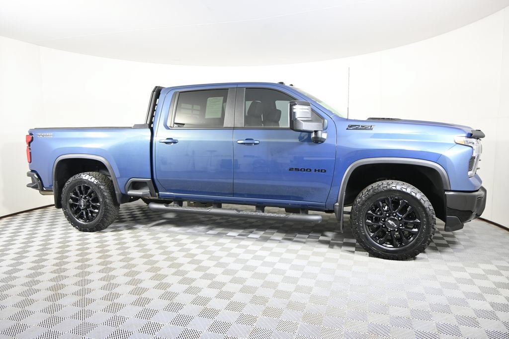 Used 2025 Chevrolet Silverado 2500 LT w/ Trail Boss Package AWD/4WD image 9