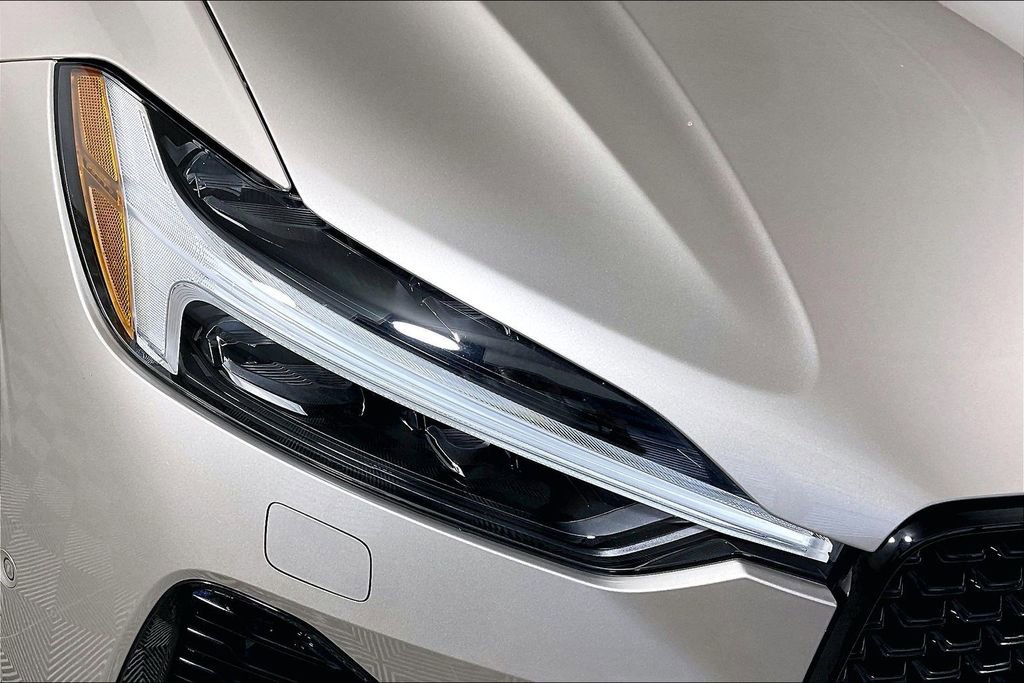 Used 2024 Volvo XC60 T8 Plus w/ Protection Package Premier image 27