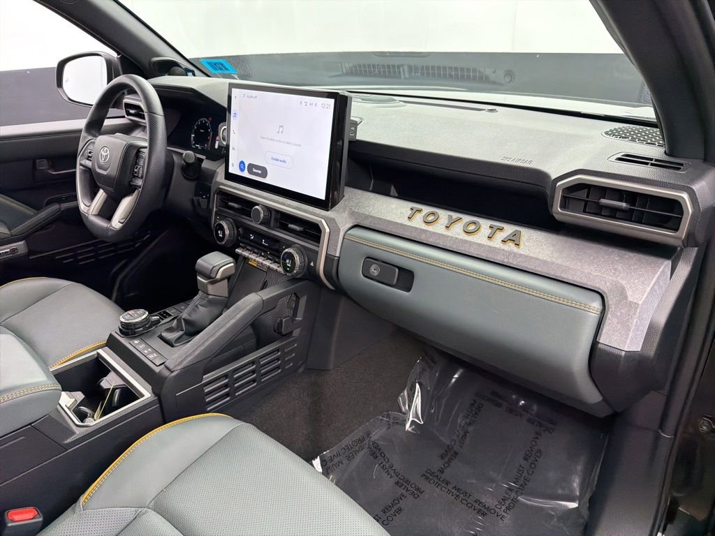 Used 2025 Toyota 4Runner Trailhunter image 30