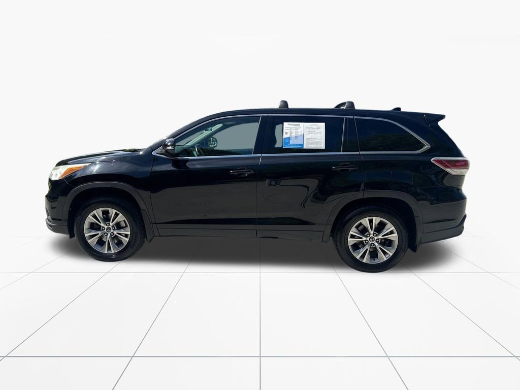 Used 2016 Toyota Highlander Plus AWD/4WD video 4