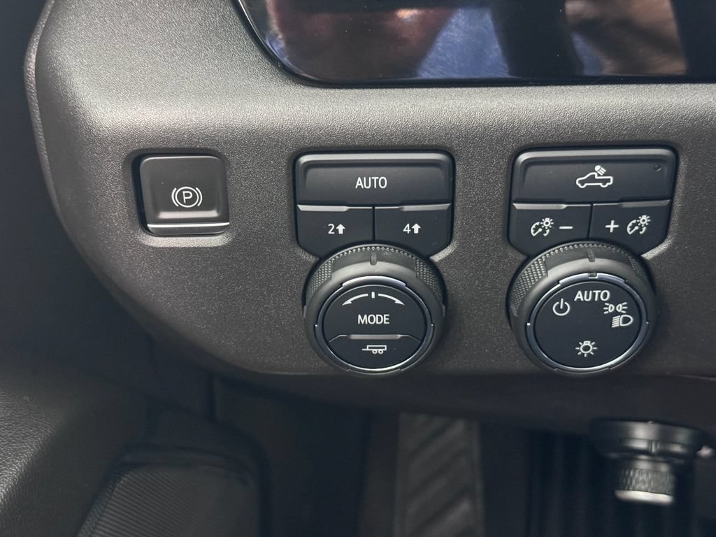 Certified 2023 Chevrolet Silverado 1500 LT AWD/4WD image 24