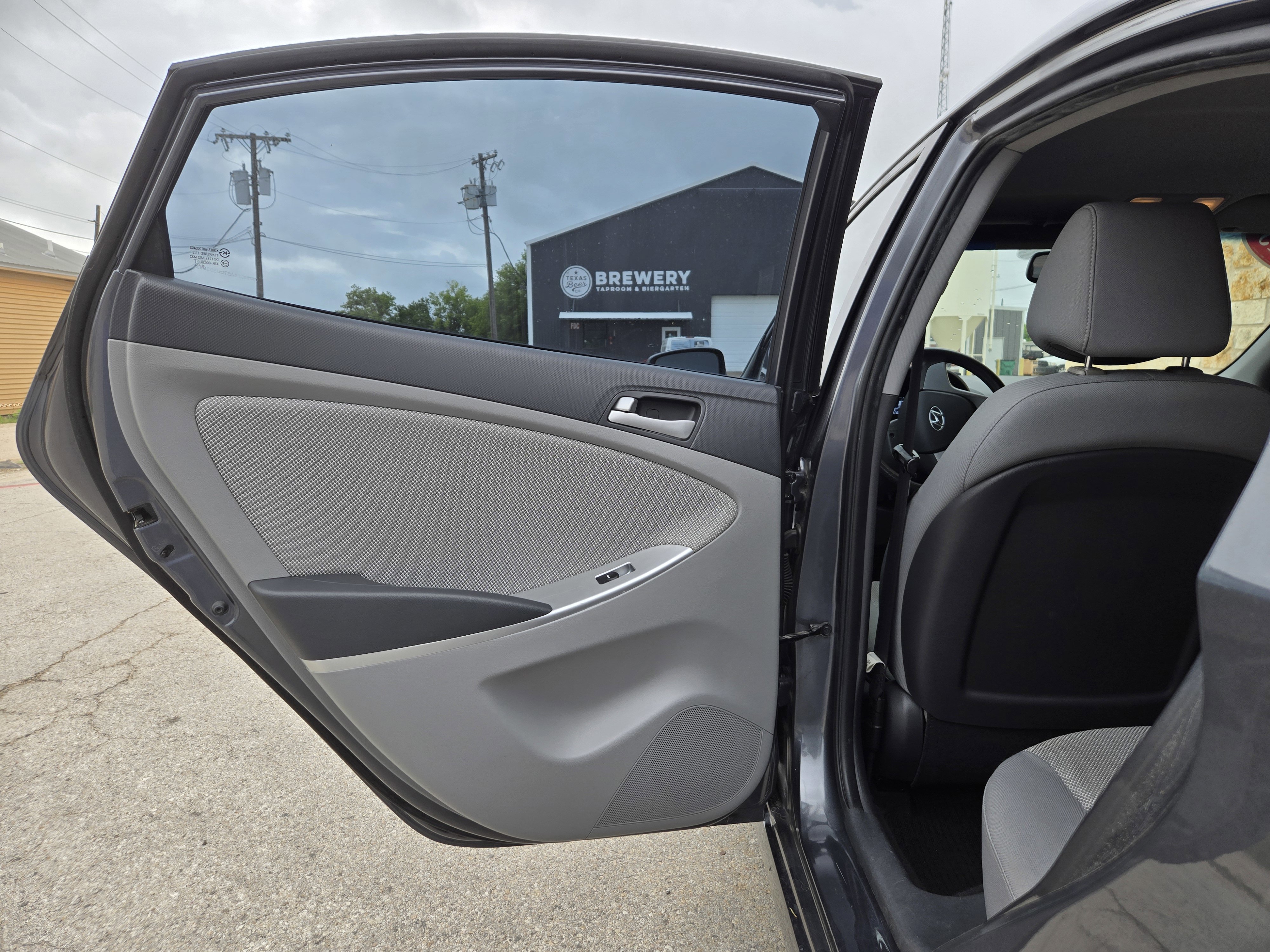 Used 2013 Hyundai Accent GLS image 6