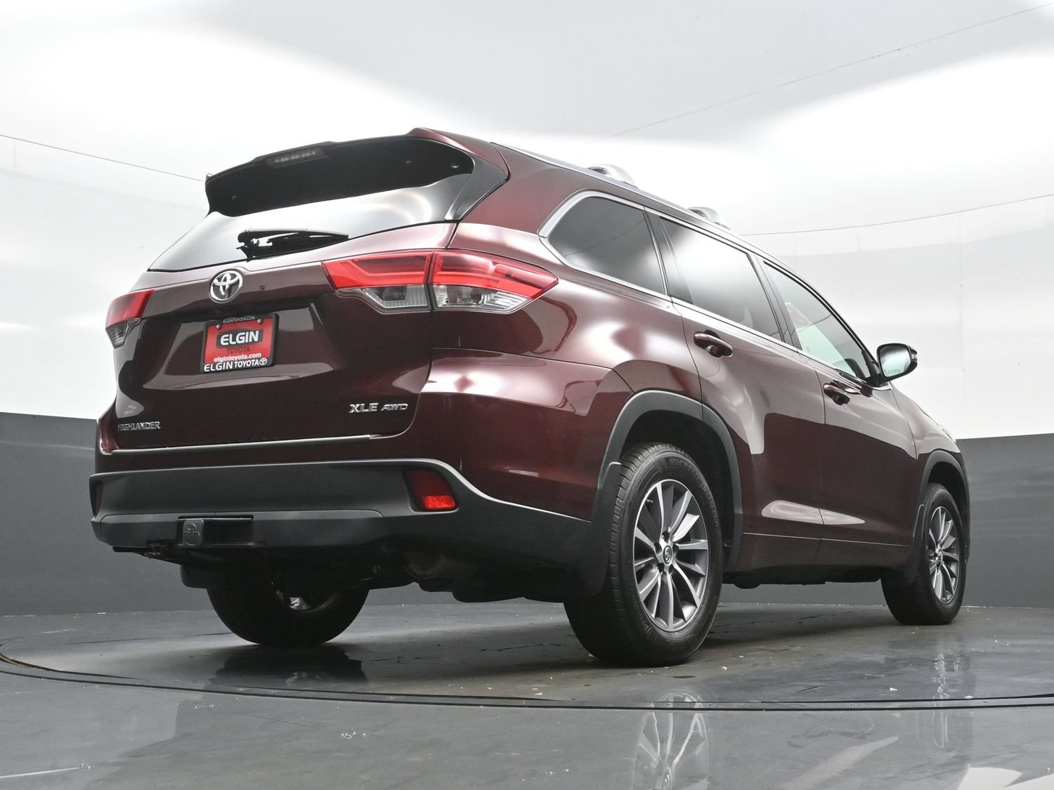 Used 2018 Toyota Highlander XLE AWD/4WD image 34
