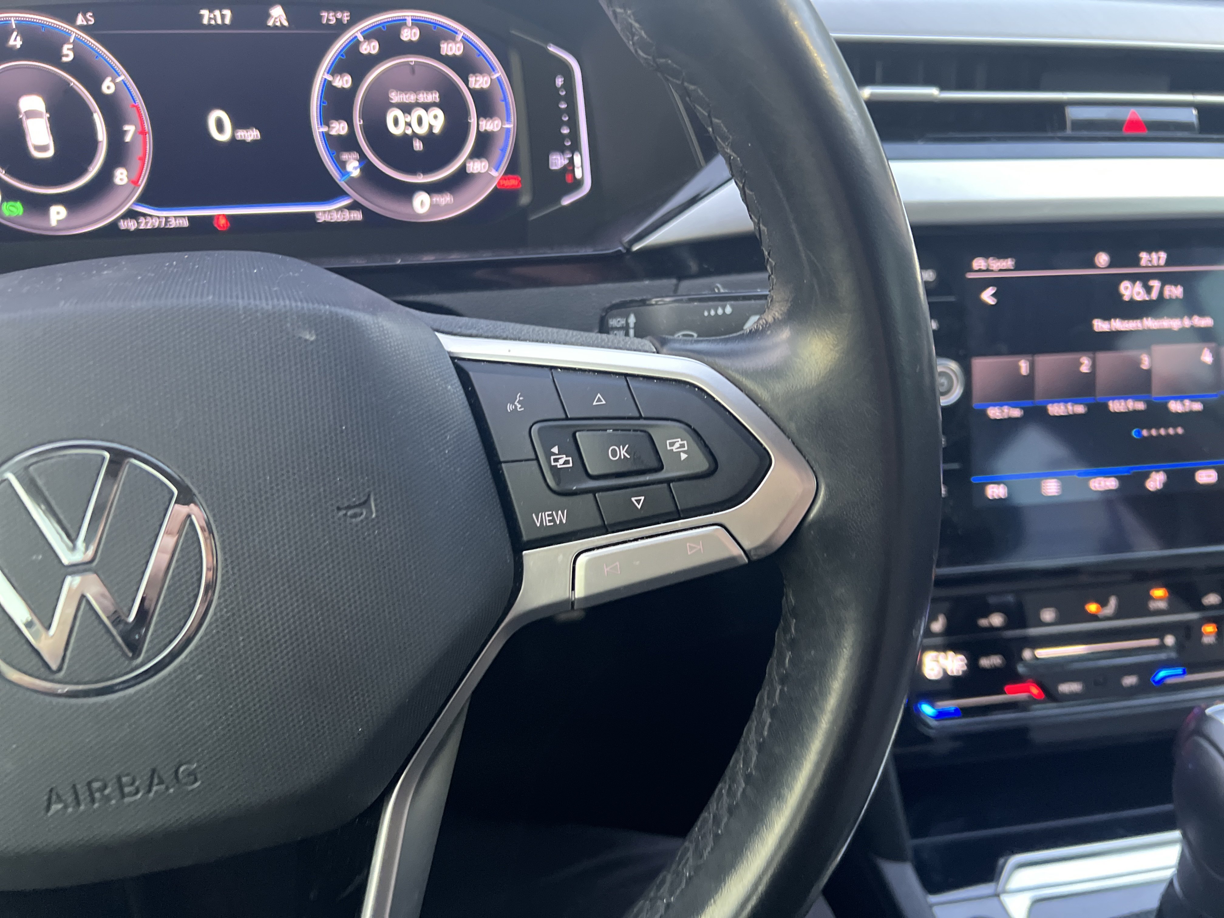 Certified 2021 Volkswagen Arteon SE w/ Arteon MDO Package FWD image 17