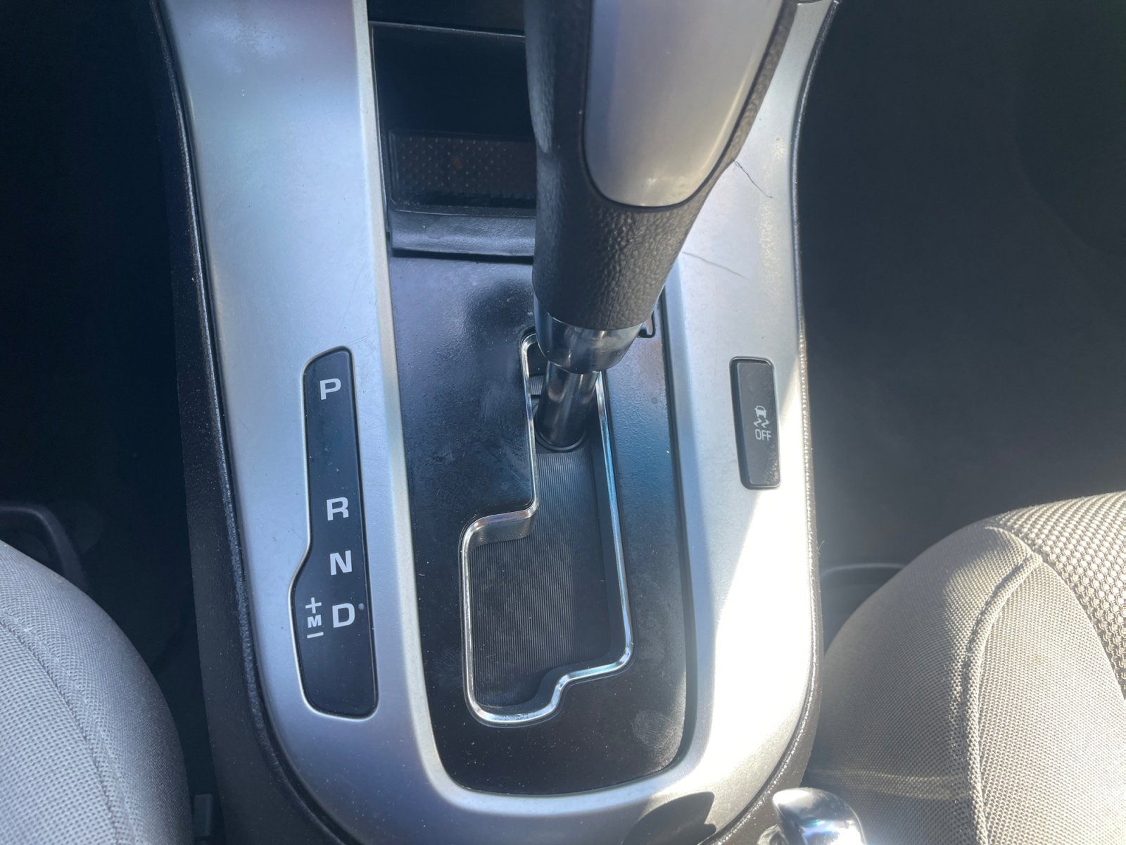 Used 2015 Chevrolet Cruze LT w/ Technology Package FWD image 25