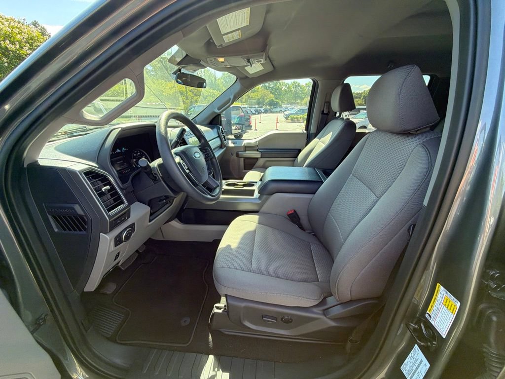 Used 2022 Ford F250 XLT w/ Black Appearance Package AWD/4WD image 9