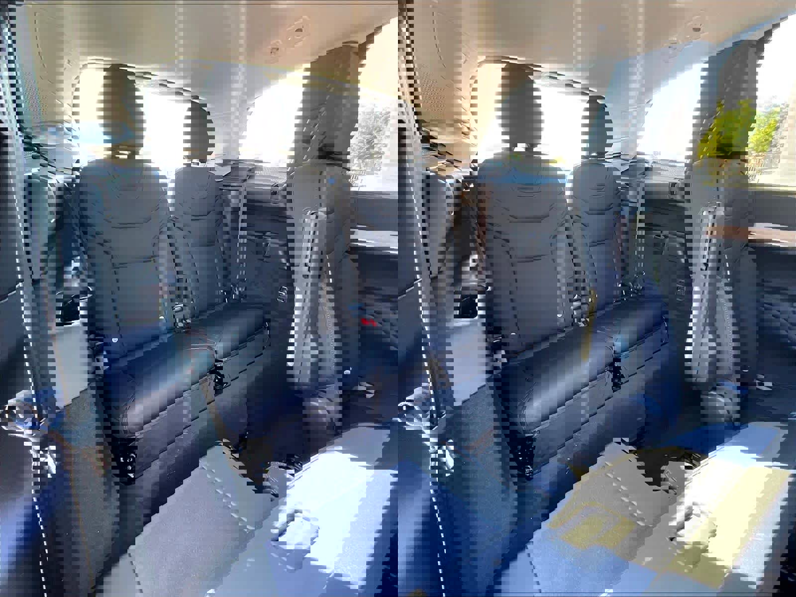 New 2025 Volvo EX90 Plus w/ Protection Package Premier image 28