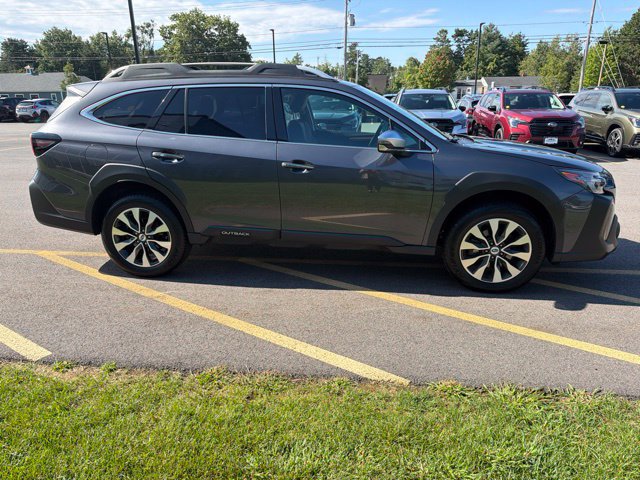 Used 2025 Subaru Outback Touring XT AWD/4WD image 4