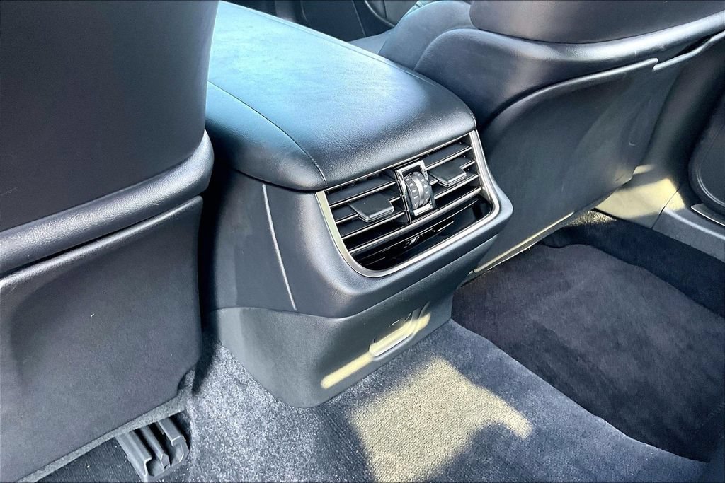 Used 2022 Lexus LS 500 w/ Accessory Package (Z2) RWD image 10