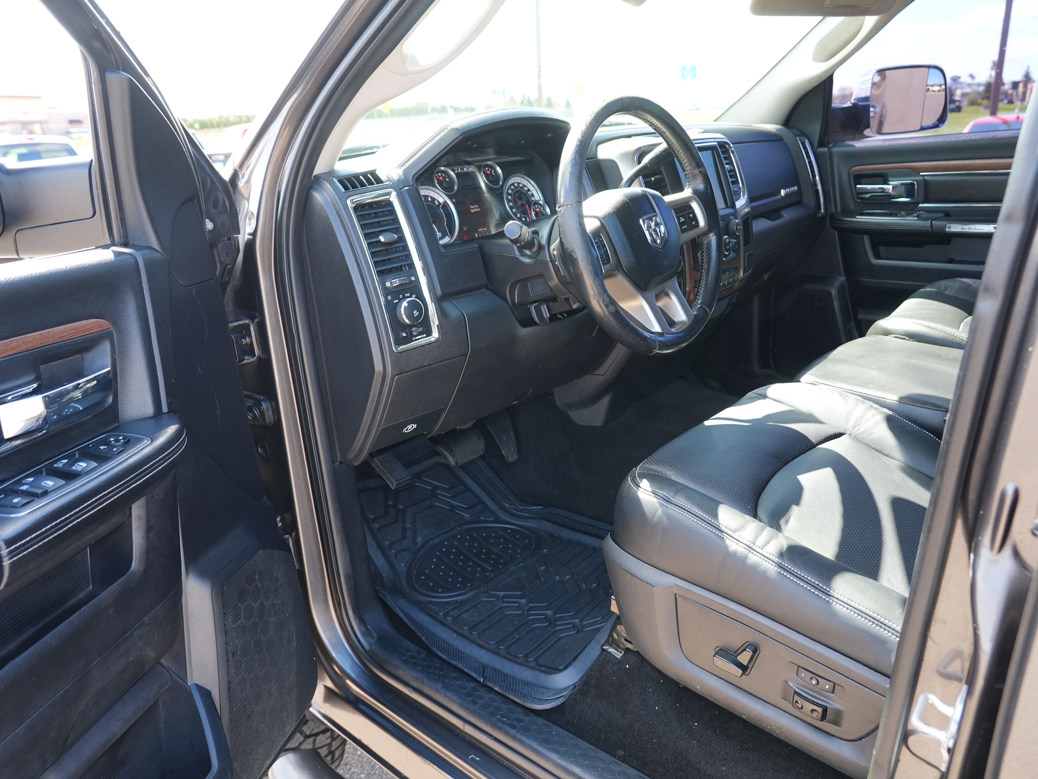 Used 2014 RAM 2500 Laramie AWD/4WD image 13
