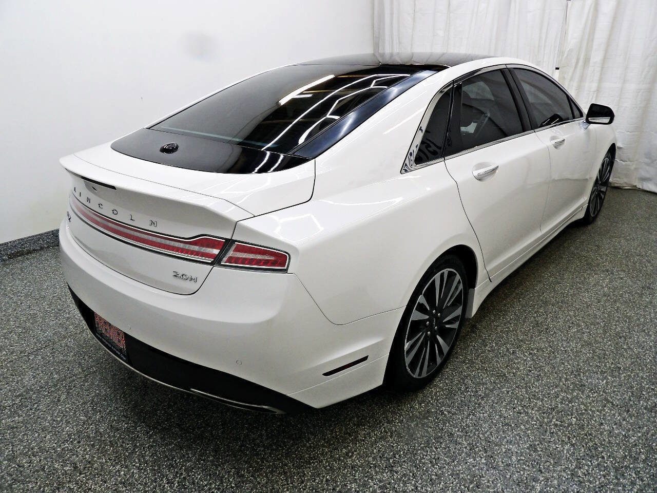 Used 2017 Lincoln MKZ Reserve image 6