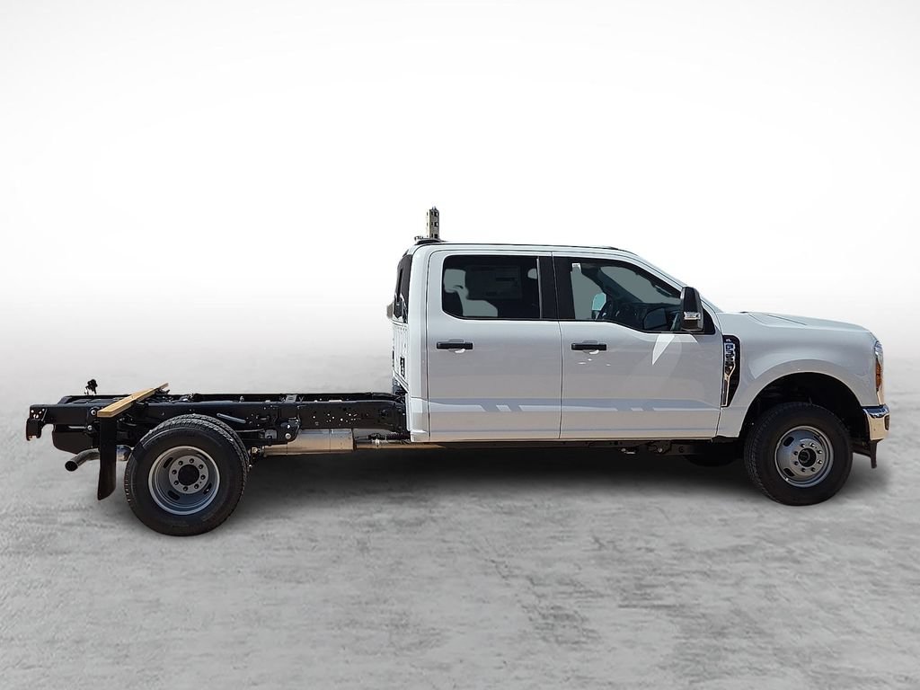 New 2026 Ford F350 XL w/ XL Chrome Package AWD/4WD image 12