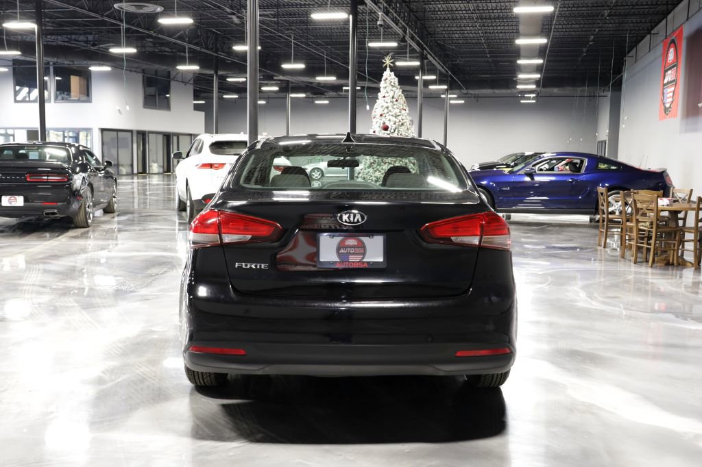 Used 2018 Kia Forte LX w/ LX Rear Camera Package image 6