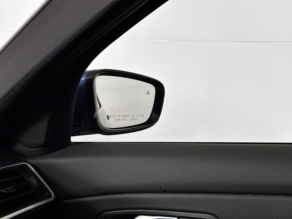 Used 2024 BMW 330i xDrive Sedan w/ Premium Package image 24