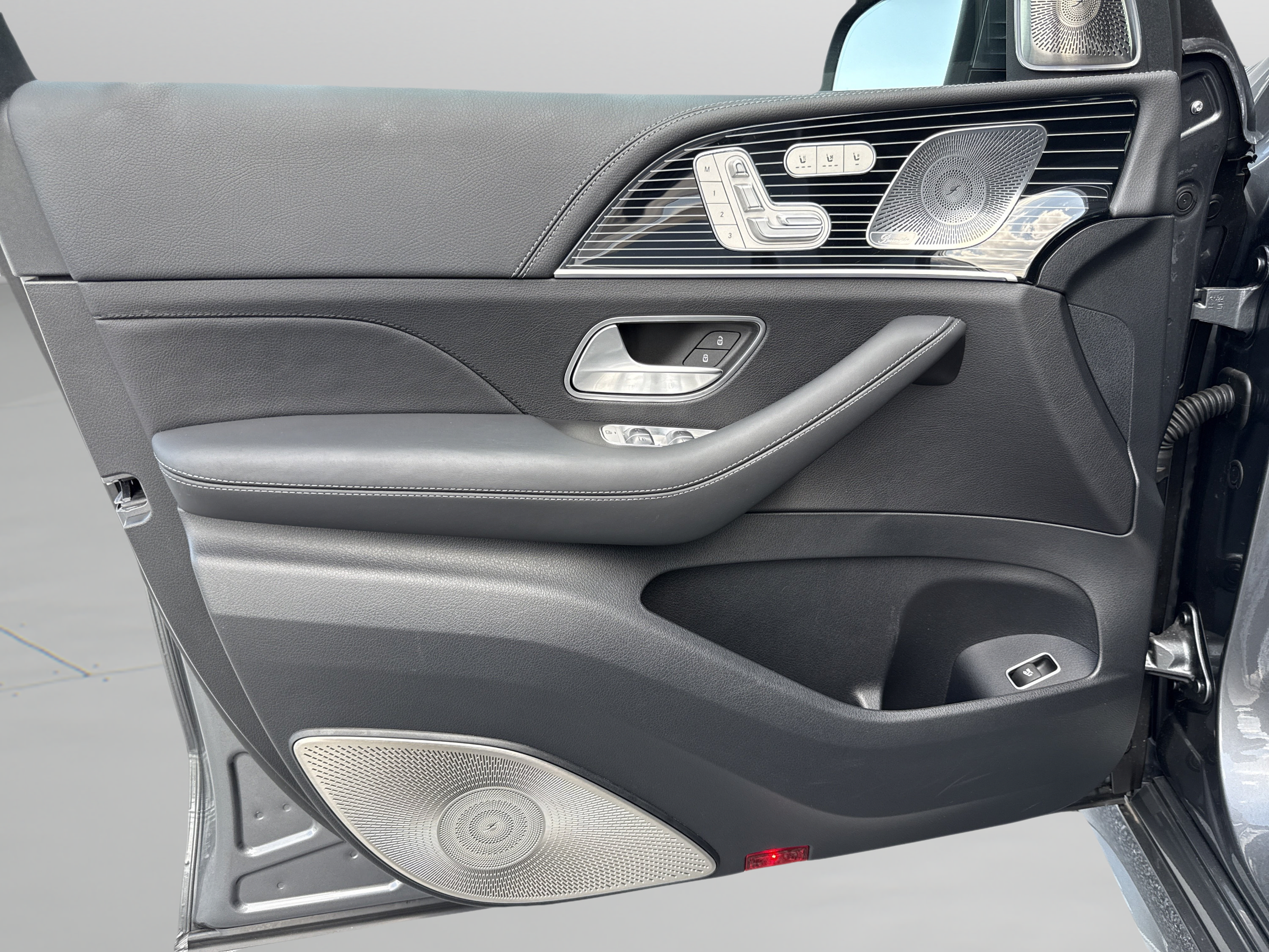 Certified 2025 Mercedes-Benz GLS 450 4MATIC image 13