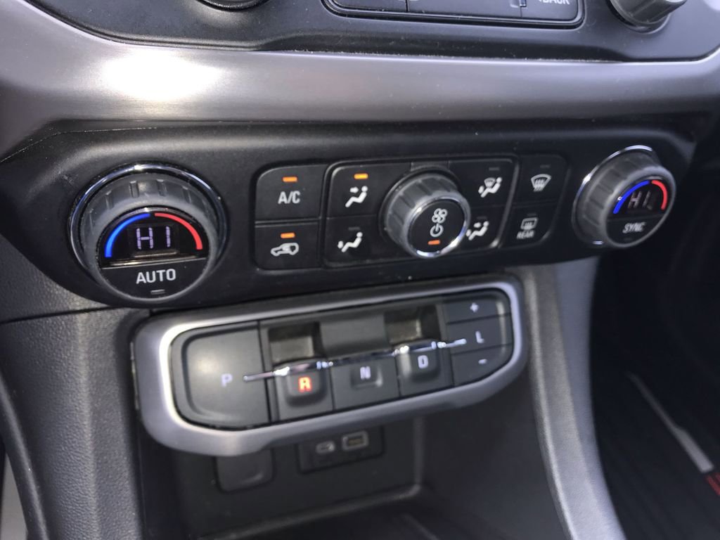 Used 2023 GMC Acadia AT4 w/ GMC Pro Grade Package image 18