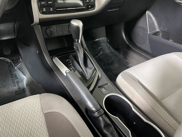 Used 2019 Toyota Corolla LE w/ Carpet Mat Package (TMS) FWD image 17