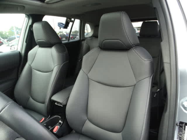 Certified 2023 Toyota Corolla Cross XLE image 19