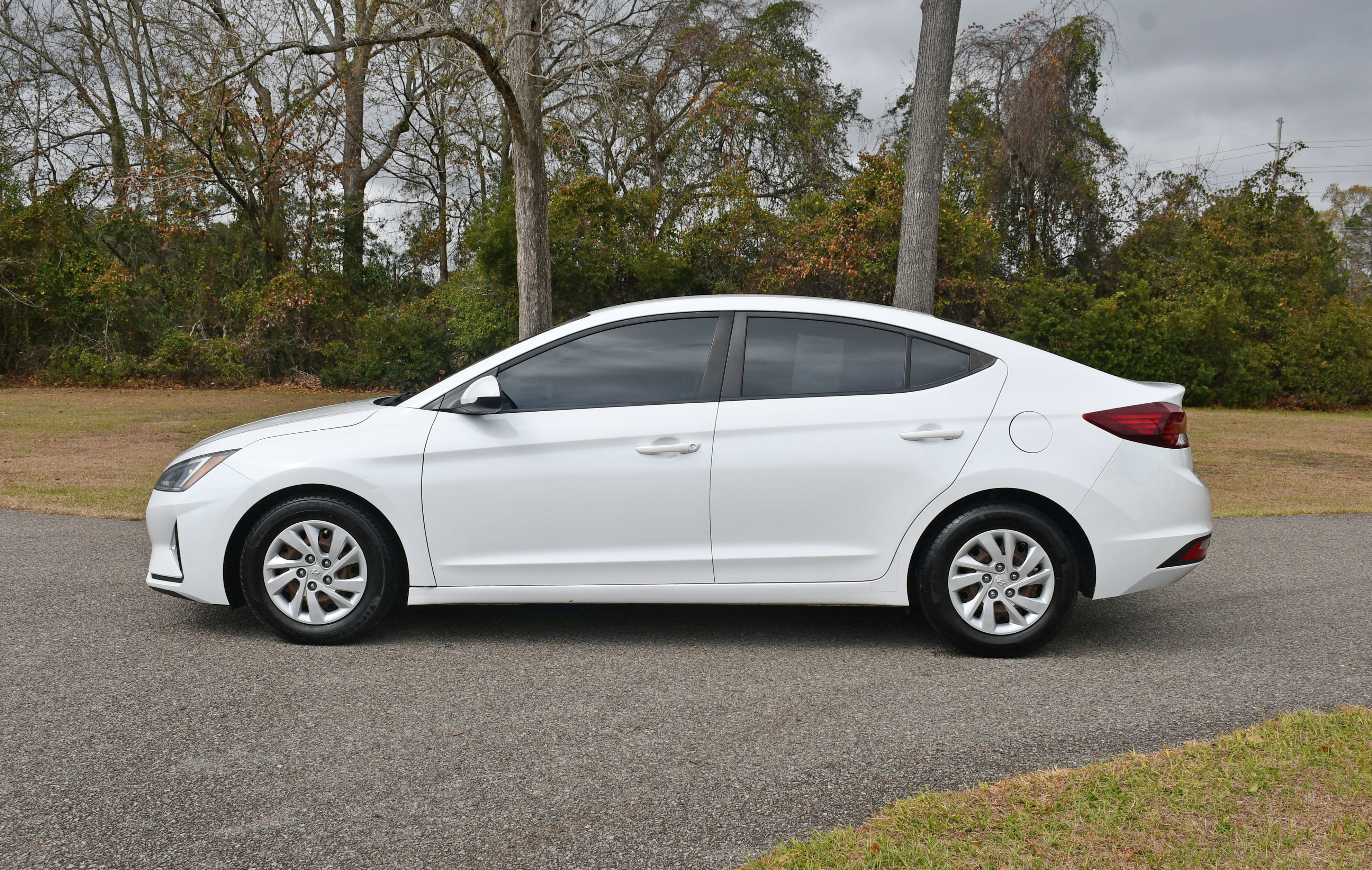 Used 2020 Hyundai Elantra SE w/ Cargo Package (C1) image 2