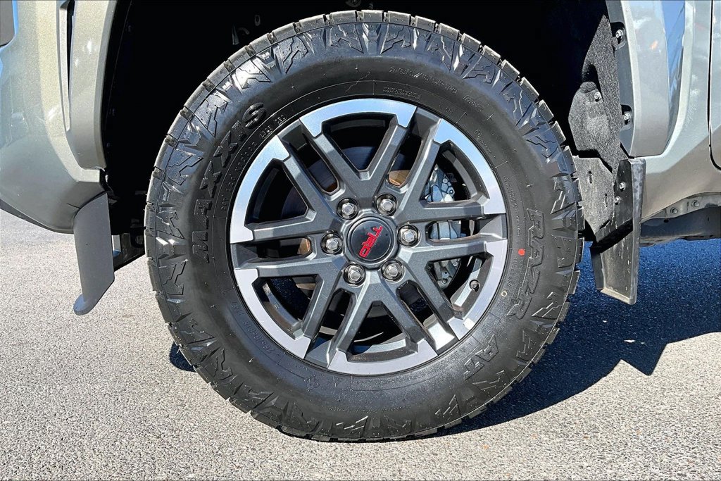 Used 2024 Toyota Tacoma TRD Sport AWD/4WD image 36
